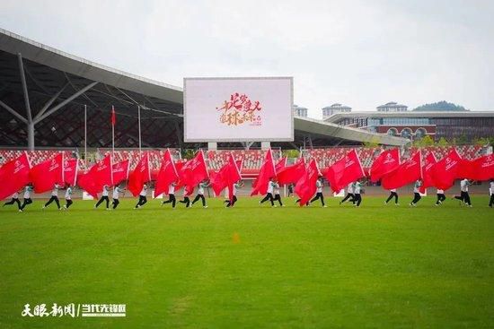 上半场补时1分钟，米兰1-0弗洛西诺尼。